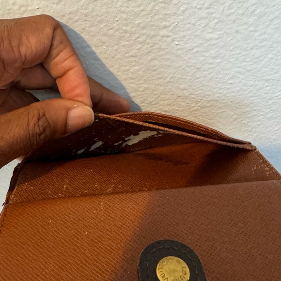 Louis Vuitton Kiss Wallet - Picture 4 of 14